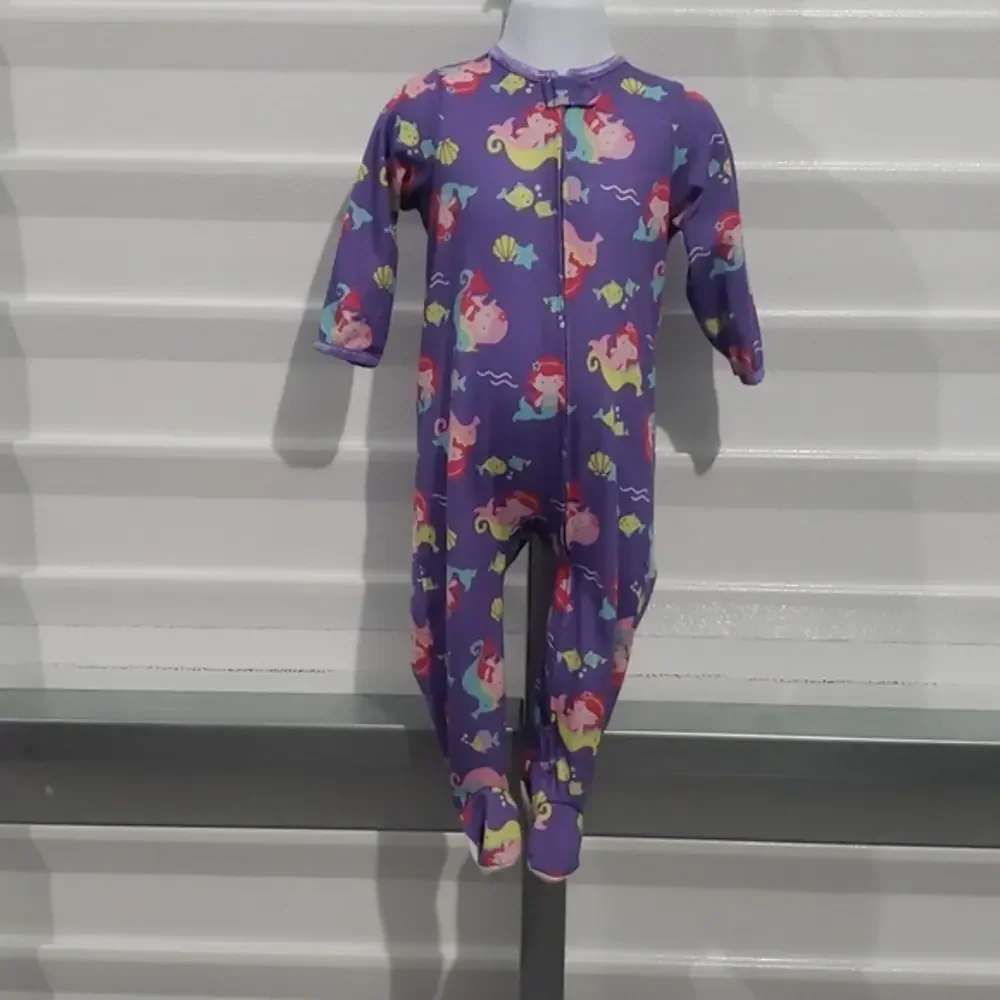 Footed child pajamas size 18 months‎